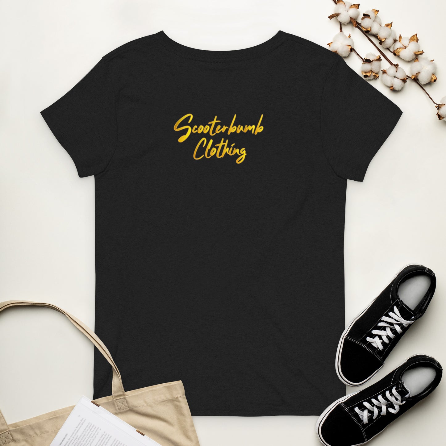 No shade Women’s recycled v-neck t-shirt