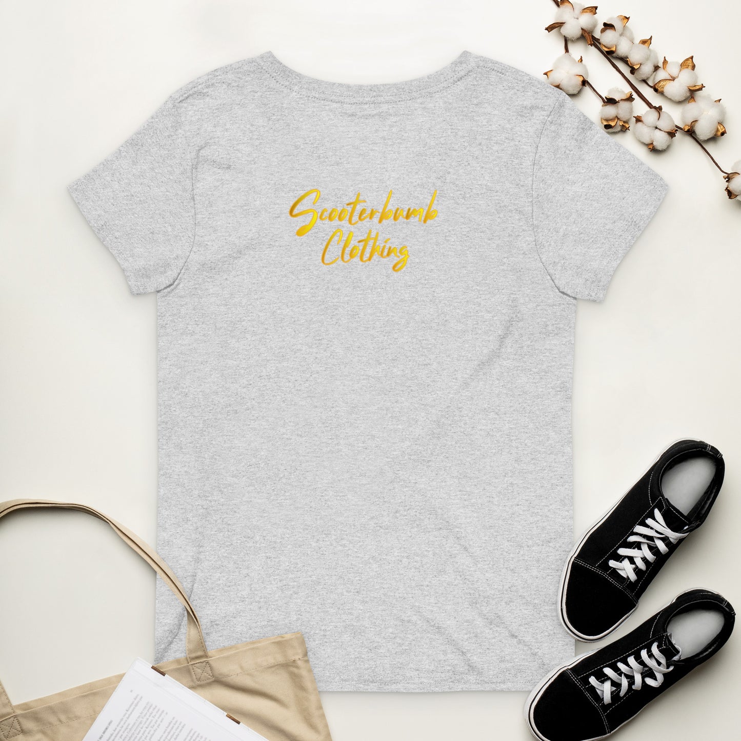 No shade Women’s recycled v-neck t-shirt